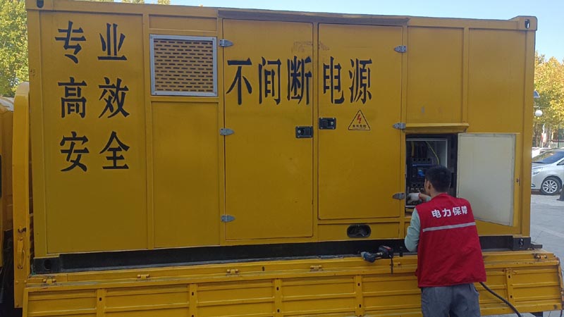 惠民柴油发电机组和UPS电源配合使用时，如何避免切换过程中的电力中断？